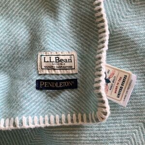 L.L. Bean Pendleton Herringbone queen 90x90 Washable 100% Wool Blanket.